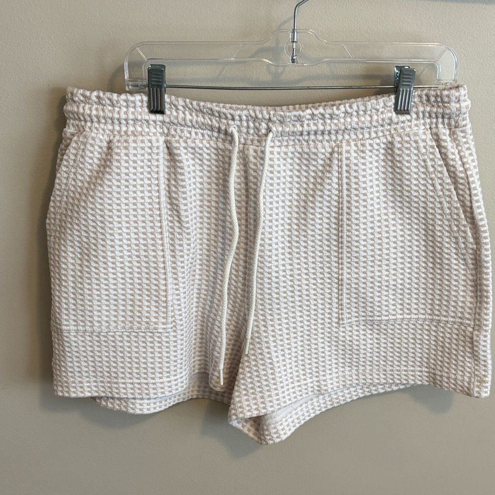 Lou & Grey Waffle Knit Lounge Shorts Women's L Beige White Check Pattern Pocket